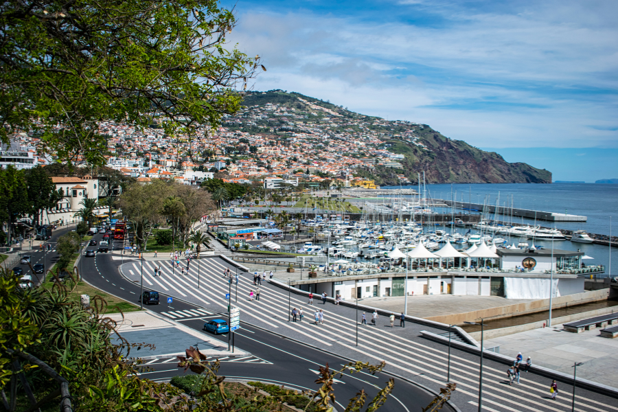suspensão das licenças de Alojamento Local no Funchal